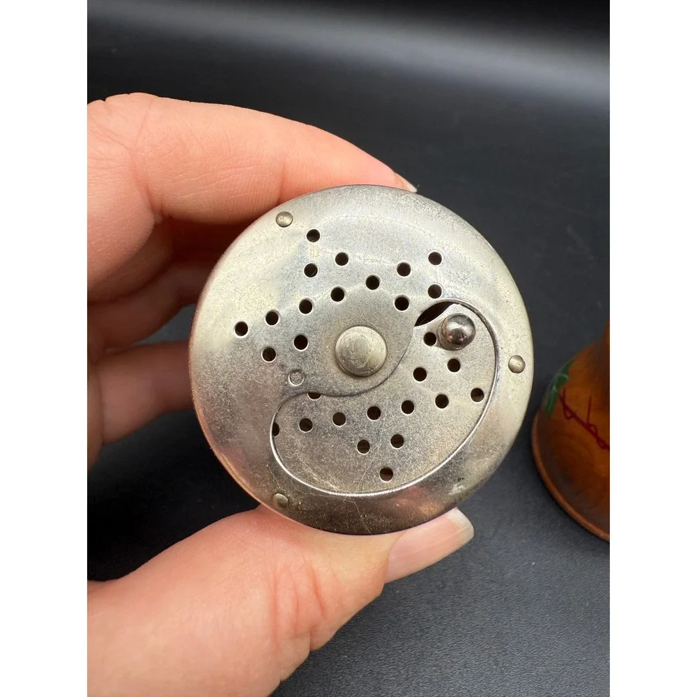 Vintage Skalny Japan Wooden Pepper Grinder & Salt Shaker‎ Ivy Leaf Design